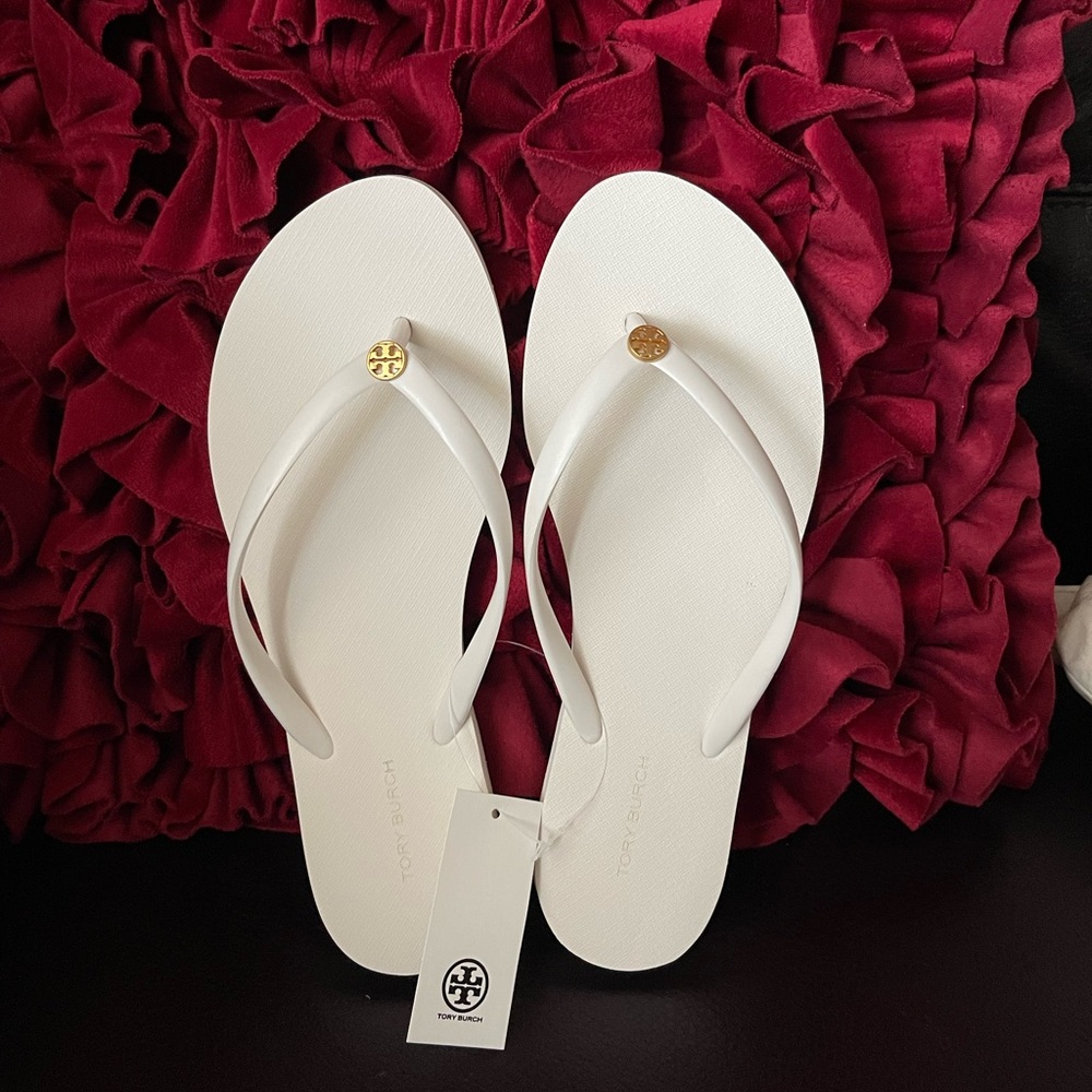 NWT Tory Burch Solid thin flip flop PVC/EVA size 8 in New Ivory 2023 new style